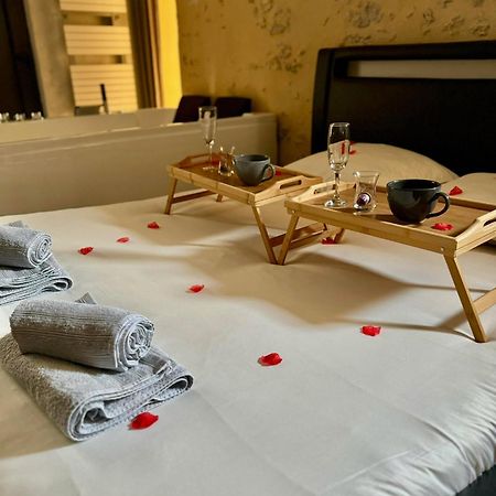 Love Queen Spa Detente Blois Kültér fotó